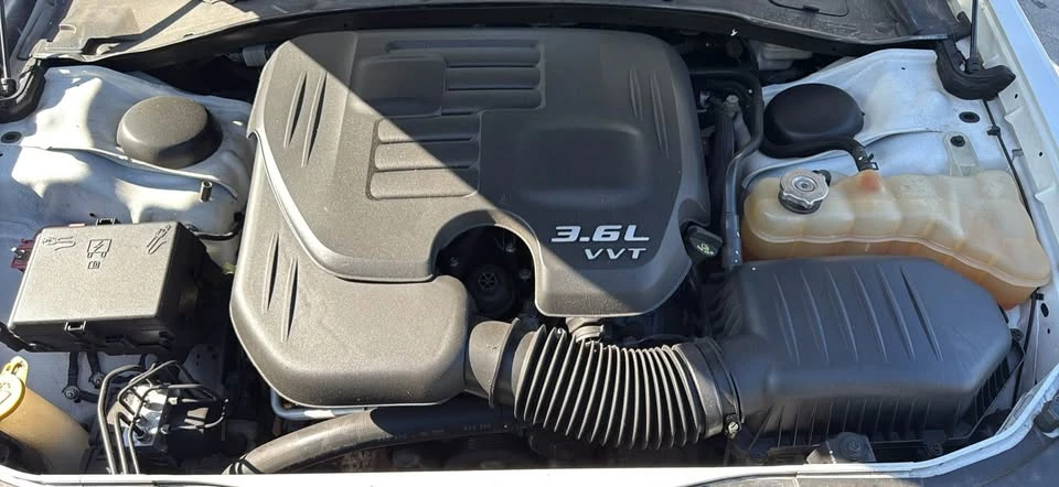 2014 Chrysler 300 (2005-2023) - Image 6 of 6