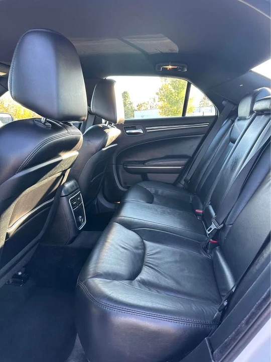 2014 Chrysler 300 (2005-2023) - Image 12 of 14