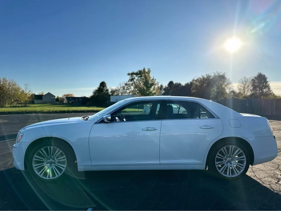 2014 Chrysler 300 (2005-2023) - Image 3 of 14