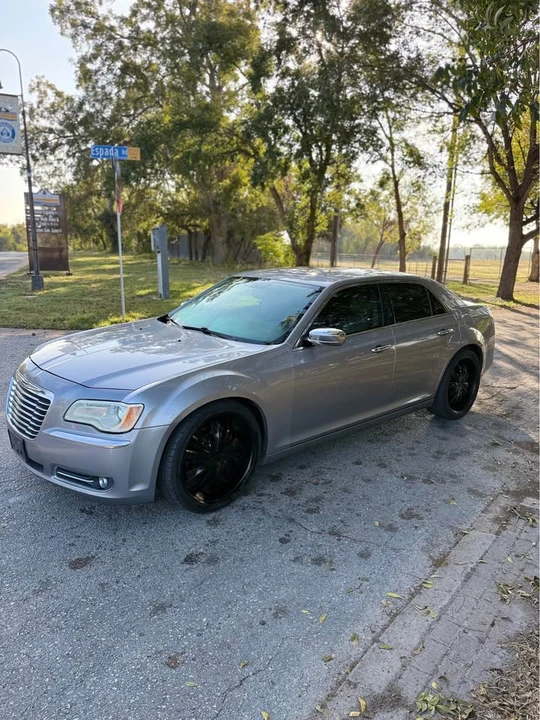 2014 Chrysler 300 (2005-2023) - Image 11 of 13