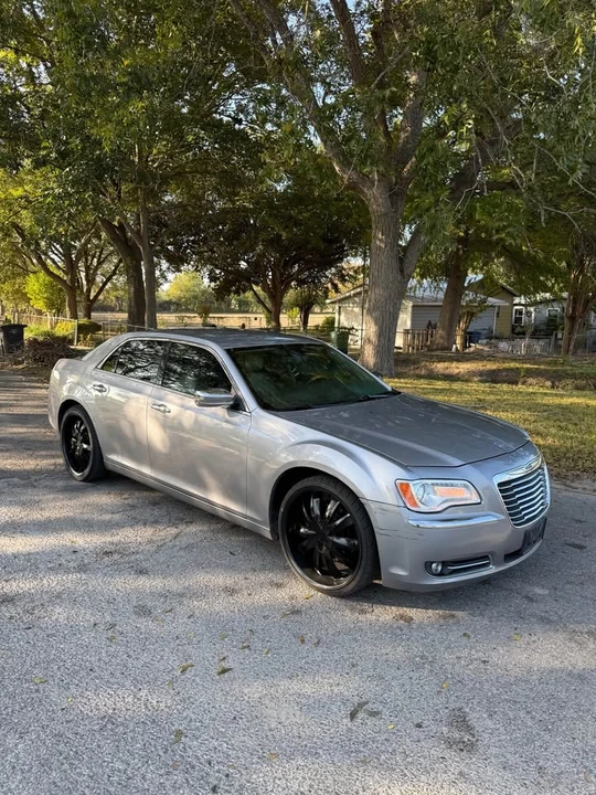 2014 Chrysler 300 (2005-2023) - Image 3 of 13