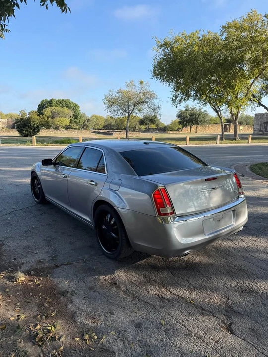 2014 Chrysler 300 (2005-2023) - Image 6 of 13