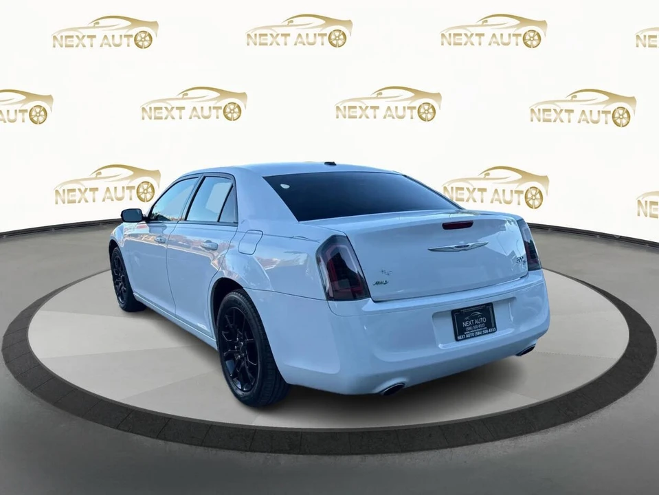 2014 Chrysler 300 (2005-2023) - Image 3 of 21