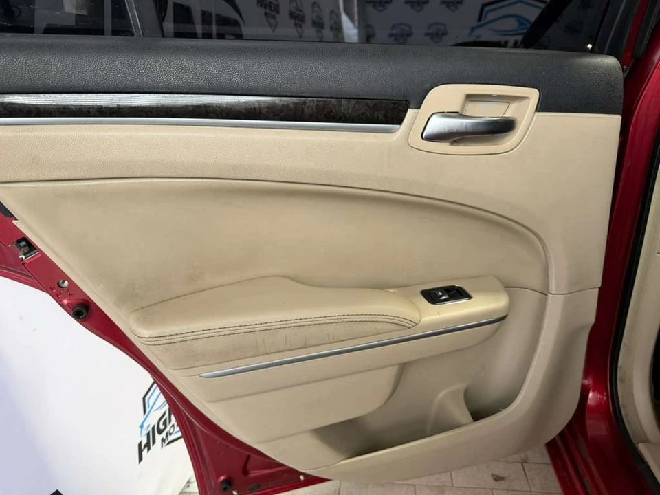2014 Chrysler 300 (2005-2023) - Image 17 of 21