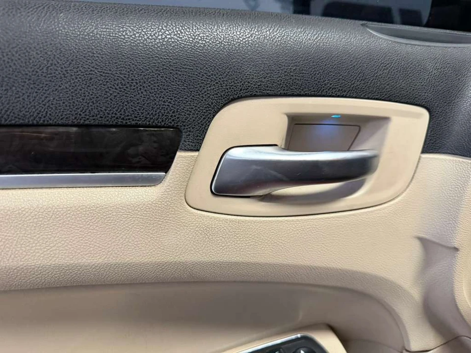 2014 Chrysler 300 (2005-2023) - Image 12 of 21