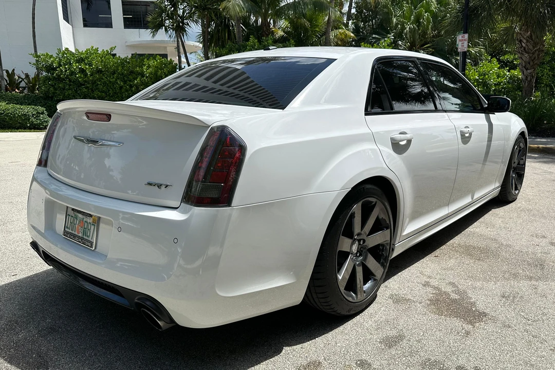 2014 Chrysler 300 (2005-2023) - Image 4 of 28