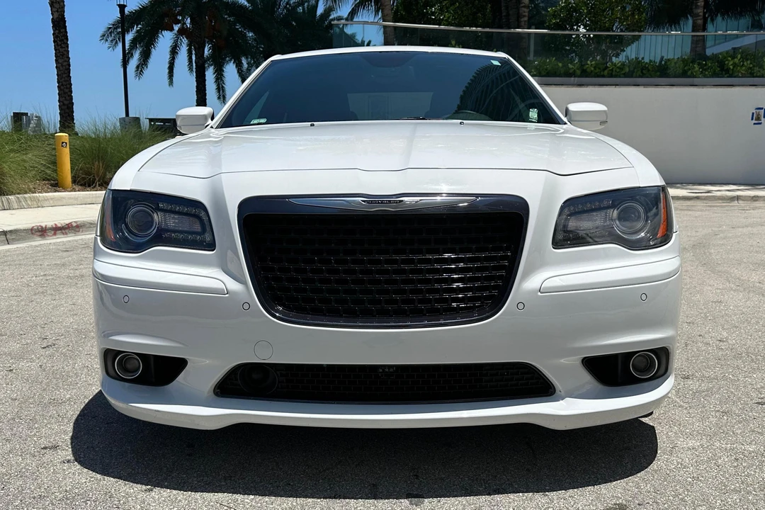 2014 Chrysler 300 (2005-2023) - Image 2 of 28