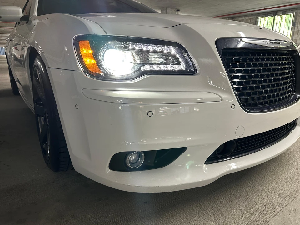 2014 Chrysler 300 (2005-2023) - Image 19 of 28