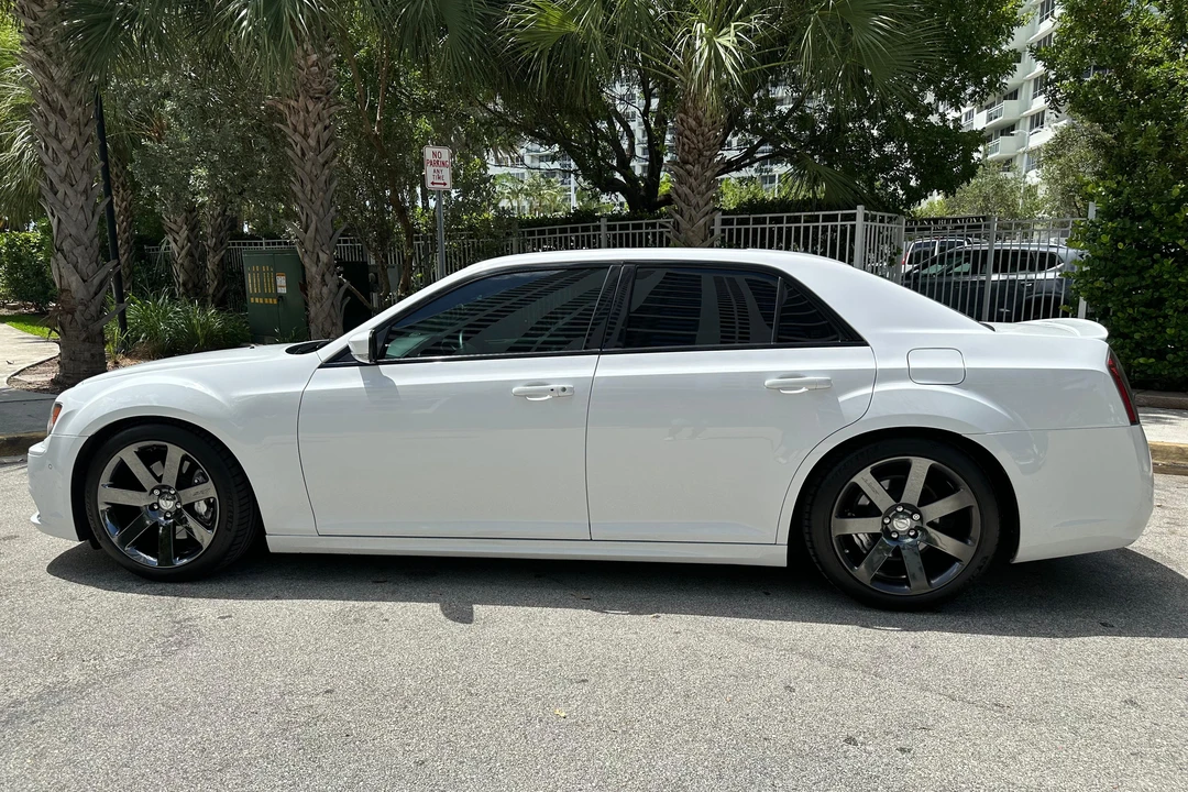 2014 Chrysler 300 (2005-2023) - Image 3 of 28