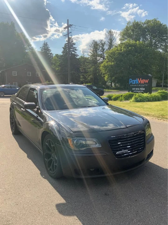 2014 Chrysler 300 (2005-2023) - Image 10 of 12