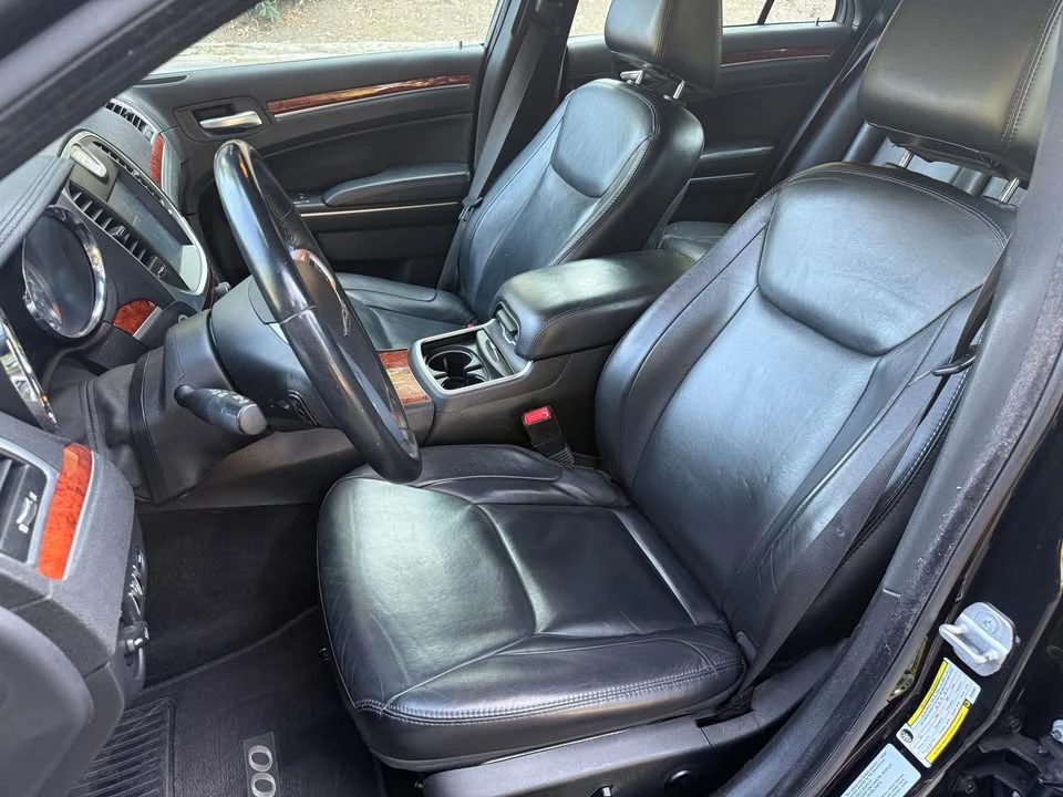 2014 Chrysler 300 (2005-2023) - Image 11 of 19