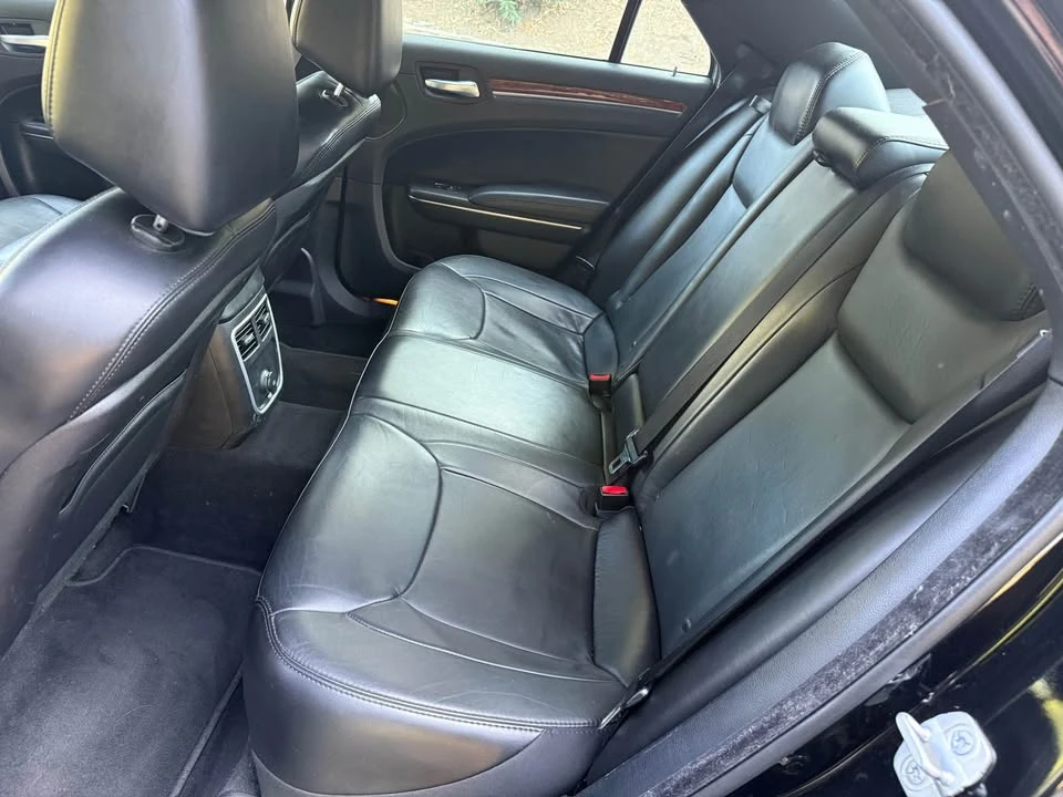2014 Chrysler 300 (2005-2023) - Image 10 of 19