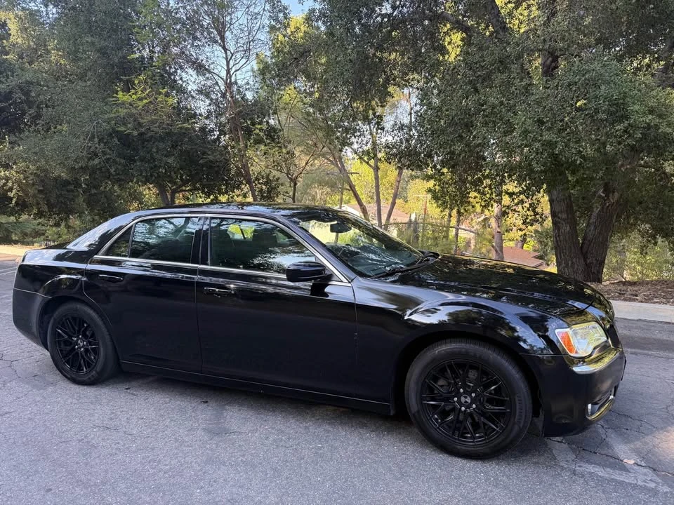 2014 Chrysler 300 (2005-2023) - Image 16 of 19