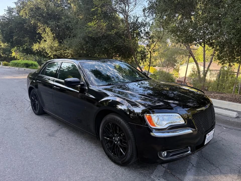 2014 Chrysler 300 (2005-2023) - Image 14 of 19