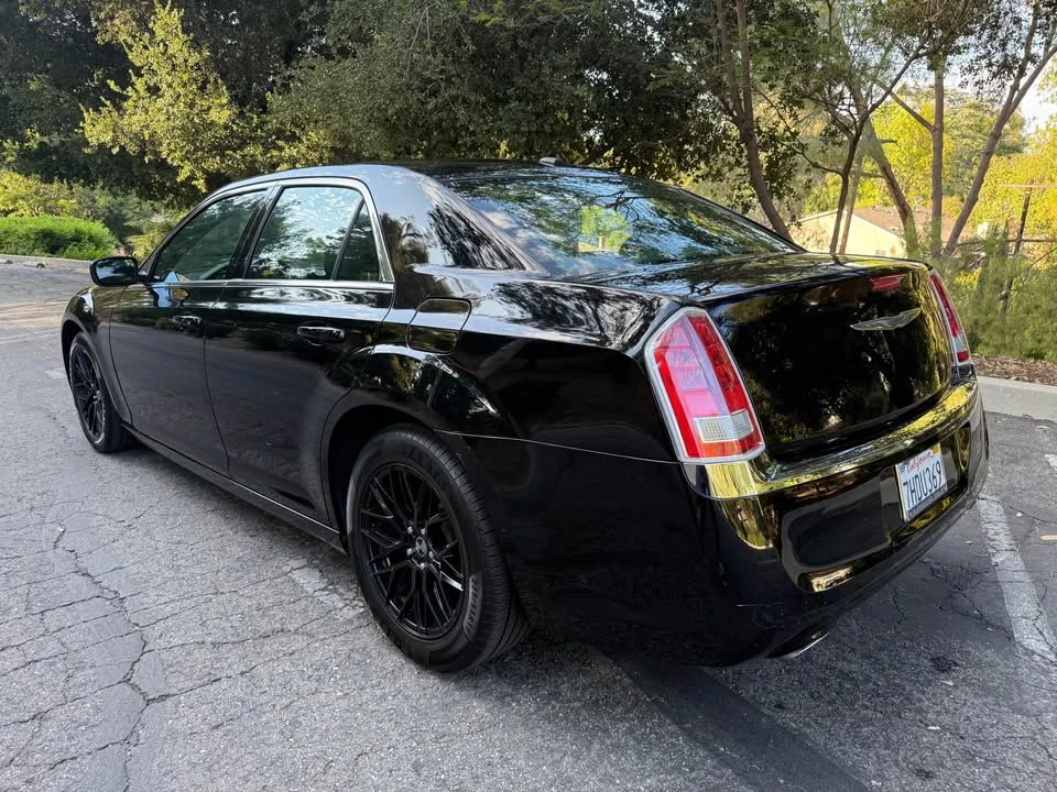 2014 Chrysler 300 (2005-2023) - Image 2 of 19