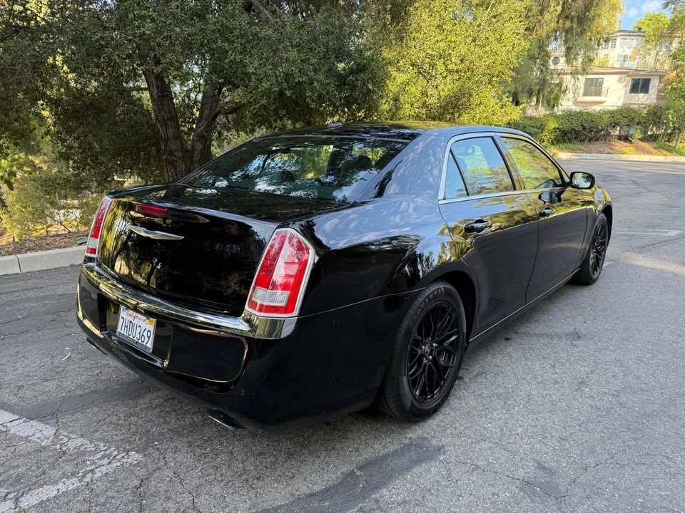 2014 Chrysler 300 (2005-2023) - Image 15 of 19