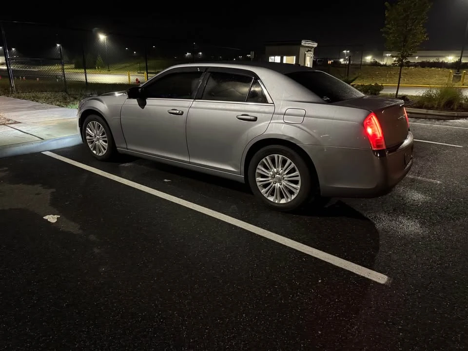 2014 Chrysler 300 (2005-2023) - Image 3 of 5