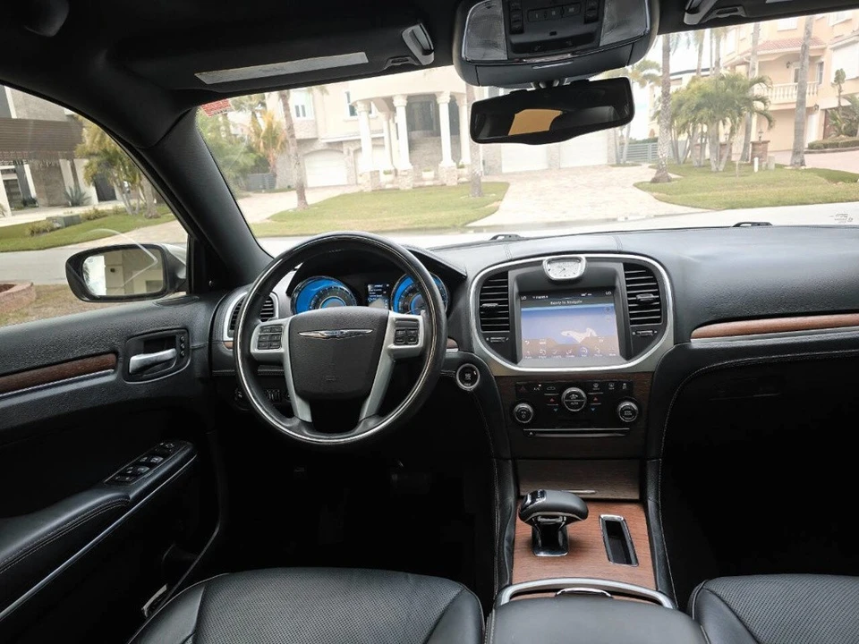 2014 Chrysler 300 (2005-2023) - Image 11 of 21