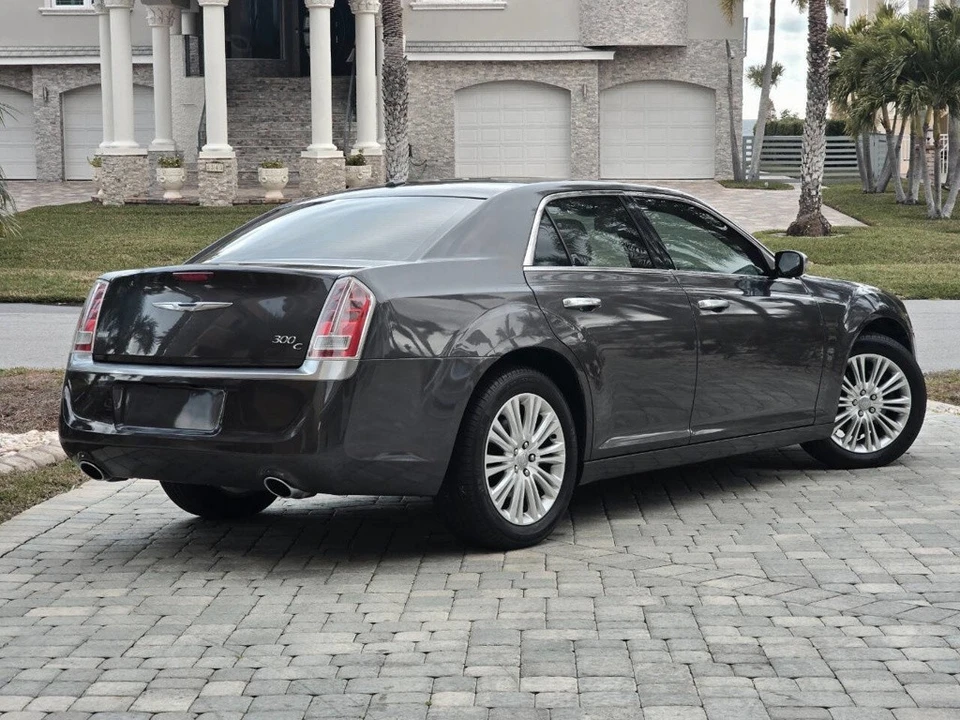 2014 Chrysler 300 (2005-2023) - Image 4 of 21