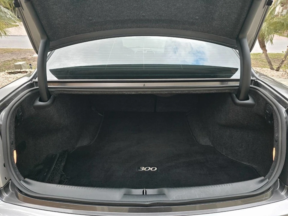 2014 Chrysler 300 (2005-2023) - Image 8 of 21
