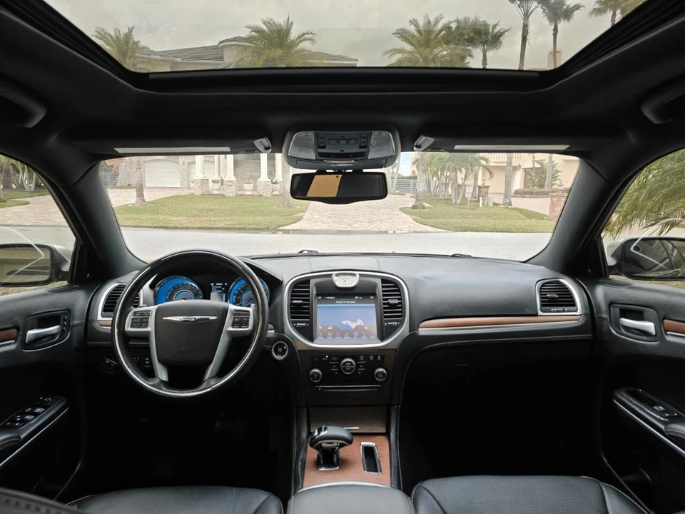 2014 Chrysler 300 (2005-2023) - Image 10 of 21