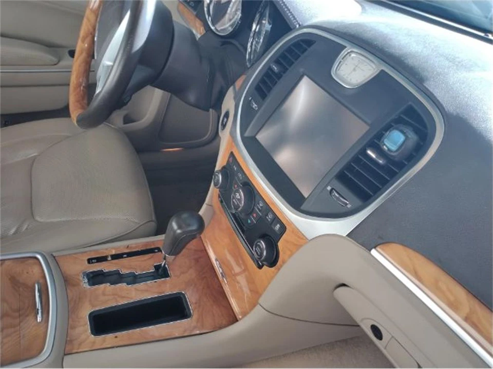 2014 Chrysler 300 (2005-2023) - Image 10 of 21