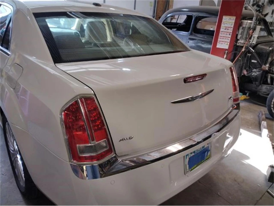 2014 Chrysler 300 (2005-2023) - Image 15 of 21