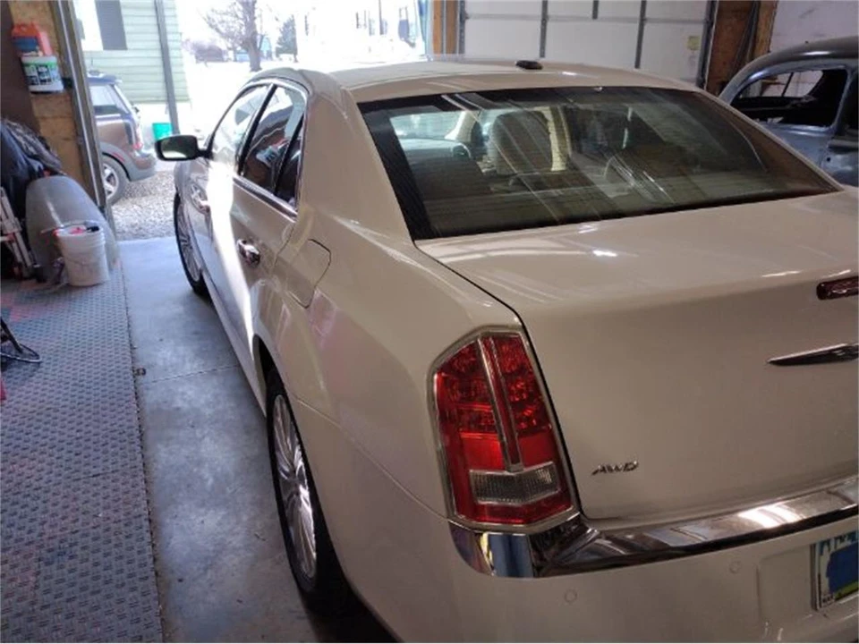 2014 Chrysler 300 (2005-2023) - Image 14 of 21