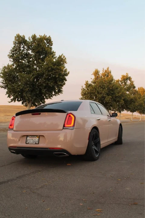 2014 Chrysler 300 (2005-2023) - Image 4 of 7