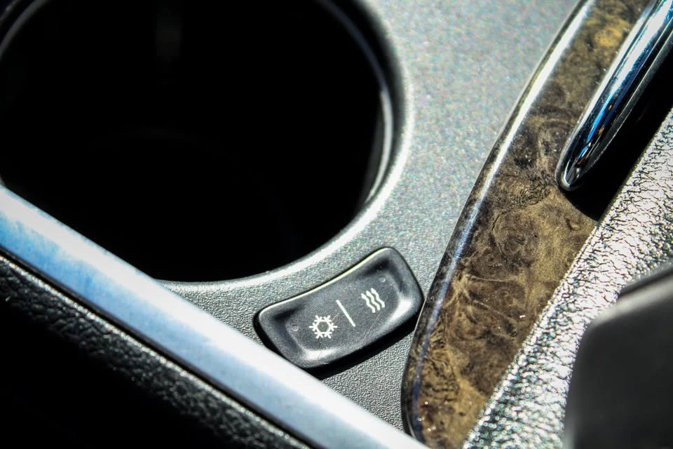 2014 Chrysler 300 (2005-2023) - Image 17 of 19