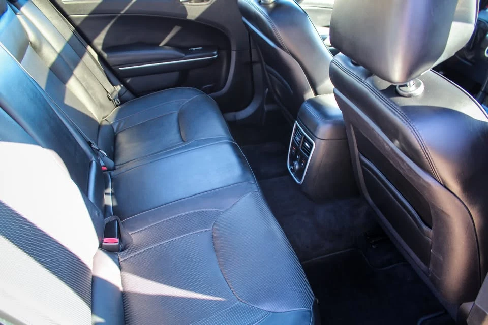 2014 Chrysler 300 (2005-2023) - Image 12 of 19