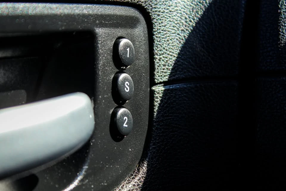 2014 Chrysler 300 (2005-2023) - Image 18 of 19