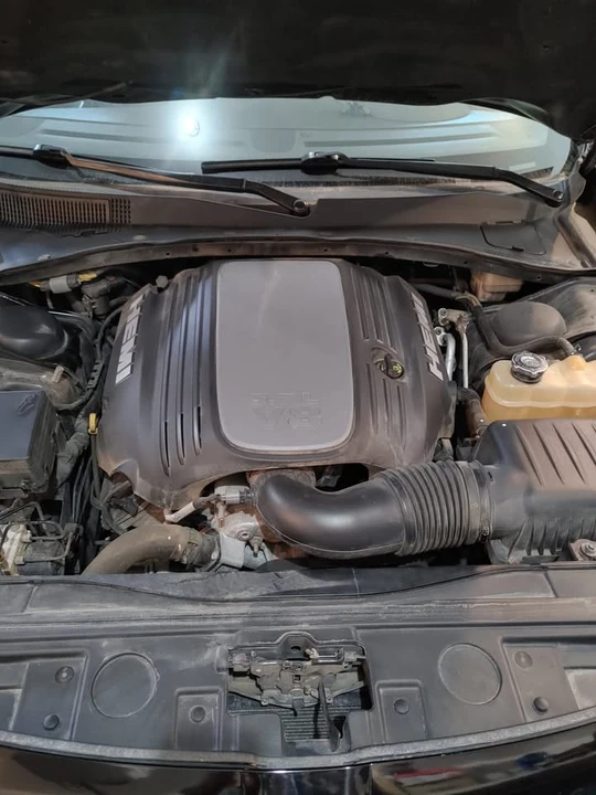 2014 Chrysler 300 (2005-2023) - Image 13 of 17