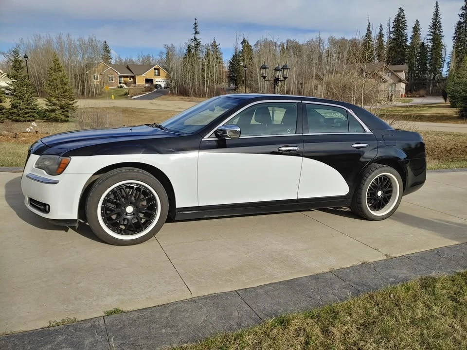 2014 Chrysler 300 (2005-2023) - Image 2 of 17