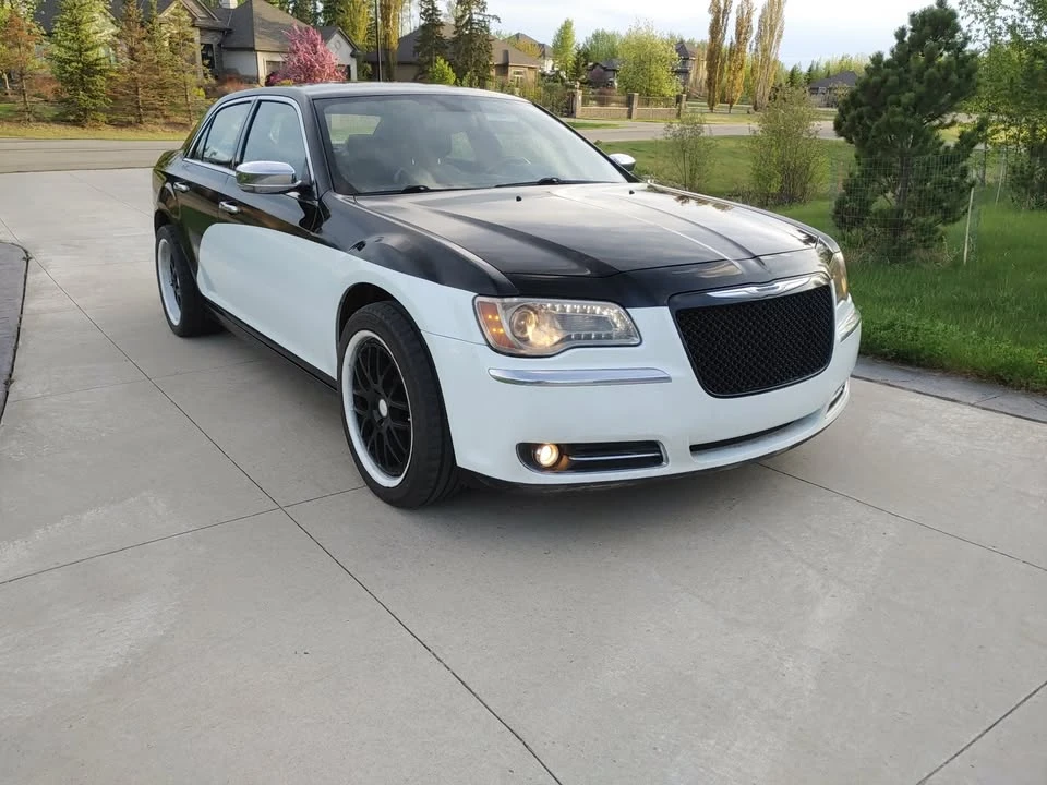 2014 Chrysler 300 (2005-2023) - Image 4 of 17
