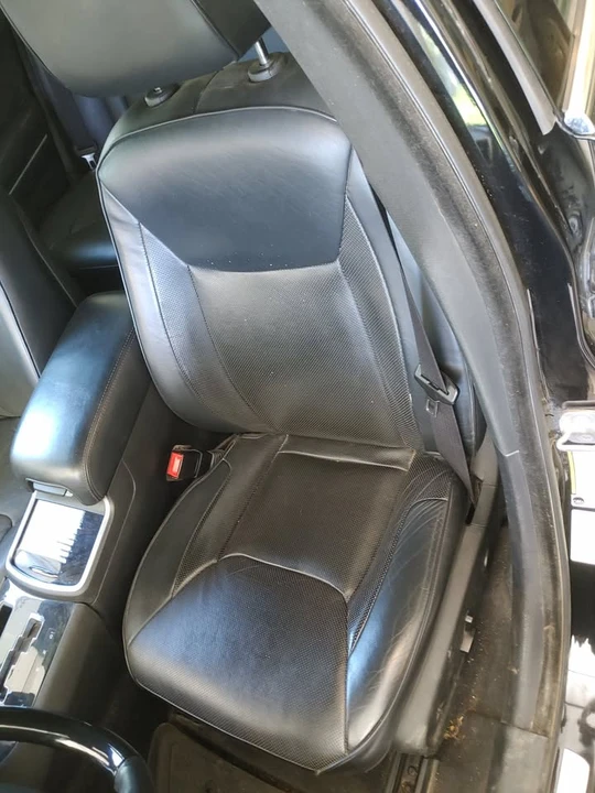 2014 Chrysler 300 (2005-2023) - Image 15 of 17