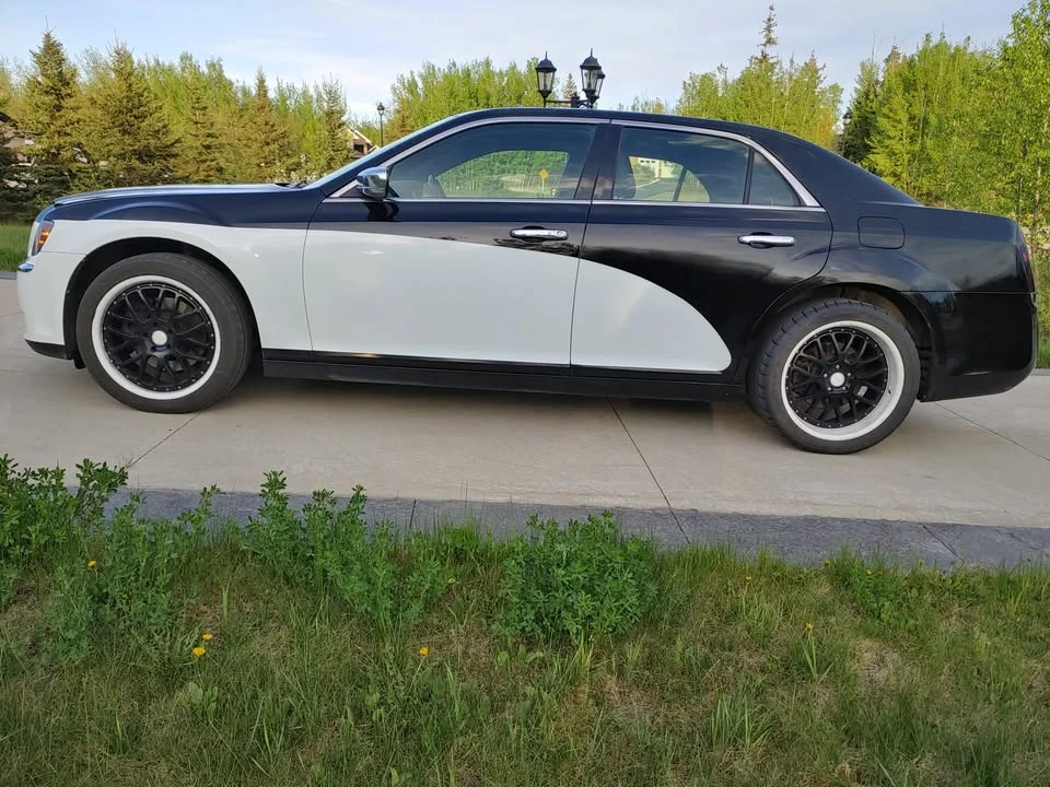 2014 Chrysler 300 (2005-2023) - Image 12 of 17
