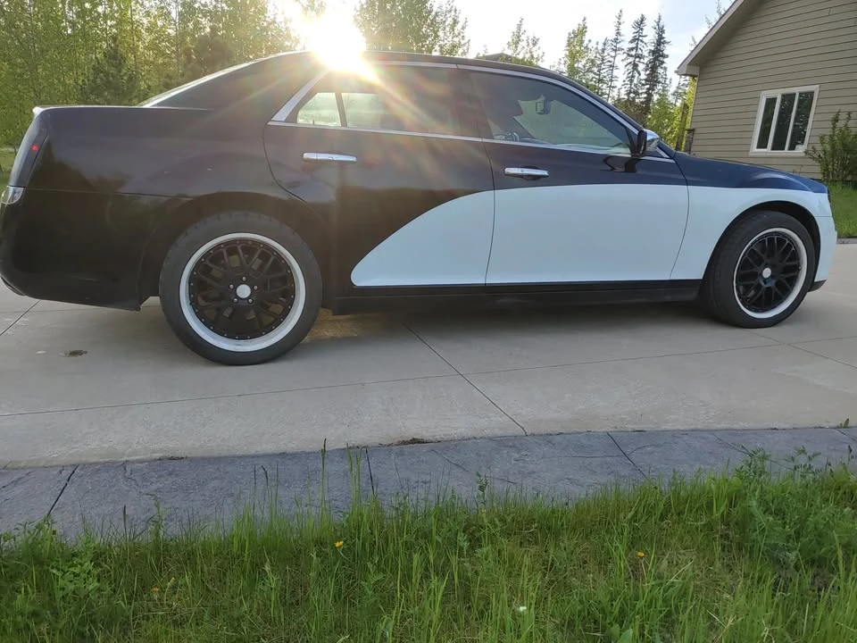 2014 Chrysler 300 (2005-2023) - Image 9 of 17