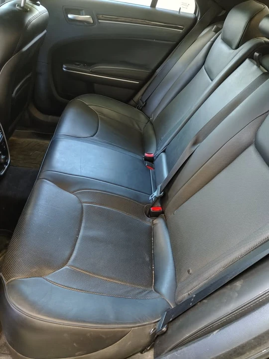 2014 Chrysler 300 (2005-2023) - Image 16 of 17