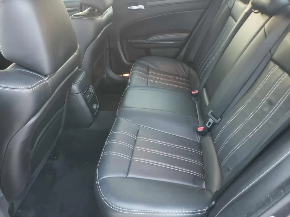 2014 Chrysler 300 (2005-2023) - Image 11 of 12