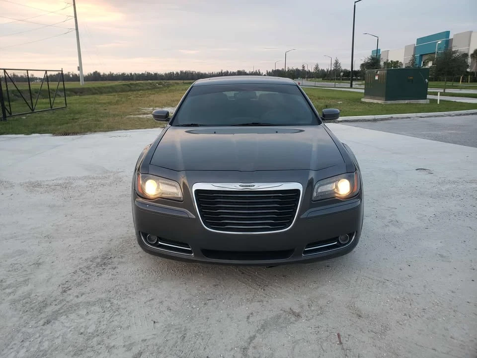 2014 Chrysler 300 (2005-2023) - Image 2 of 10