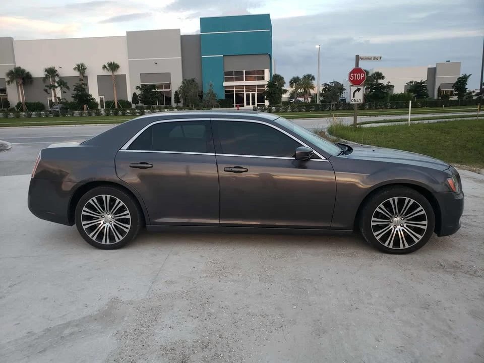 2014 Chrysler 300 (2005-2023) - Image 8 of 10