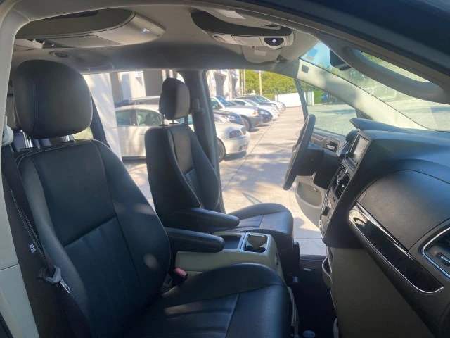2014 Chrysler Town & Country - Image 13 of 21