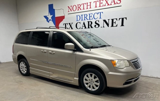 2014 Chrysler Town & Country - Image 3 of 21