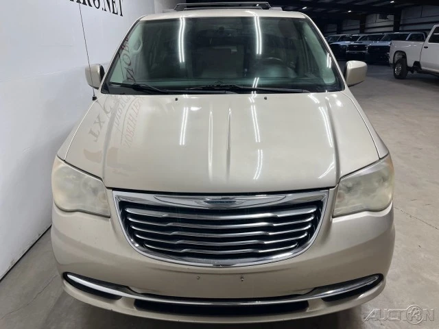 2014 Chrysler Town & Country - Image 14 of 21
