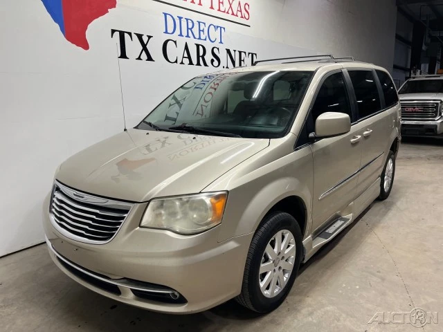 2014 Chrysler Town & Country - Image 13 of 21