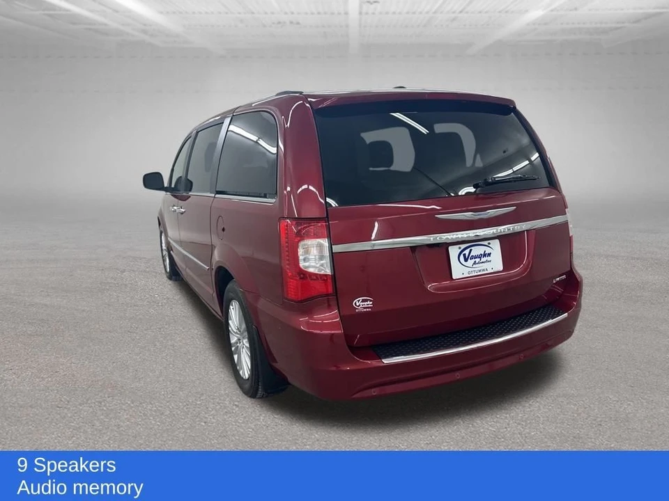 2014 Chrysler Town & Country - Image 10 of 12