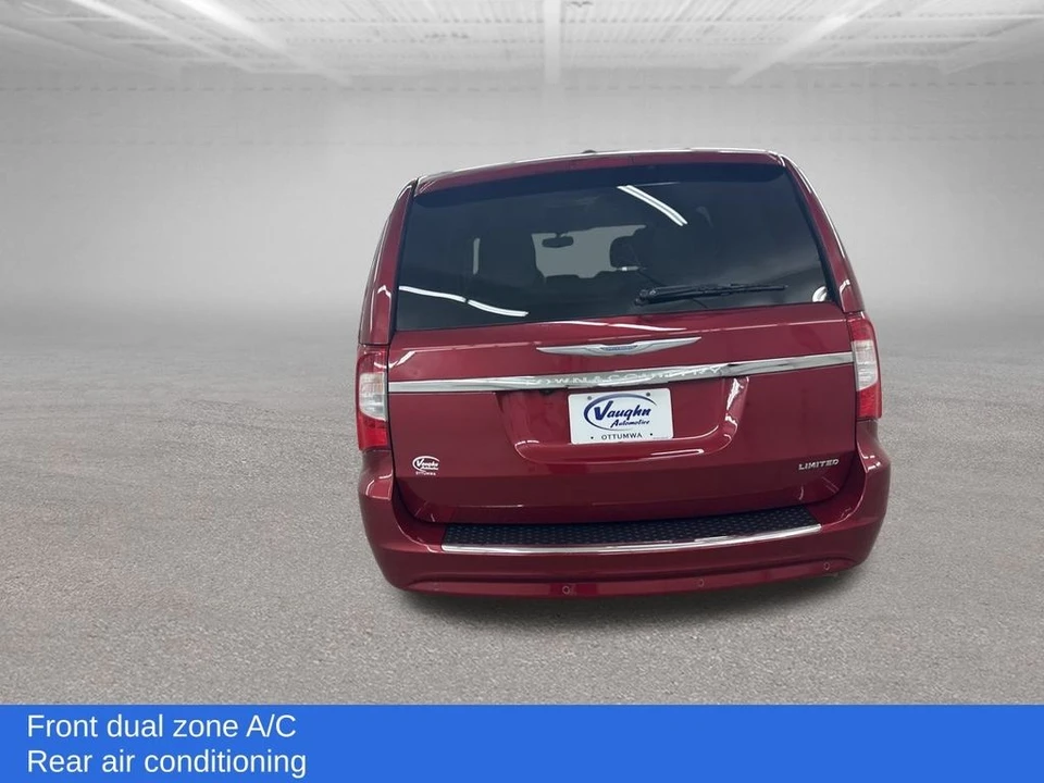 2014 Chrysler Town & Country - Image 11 of 12