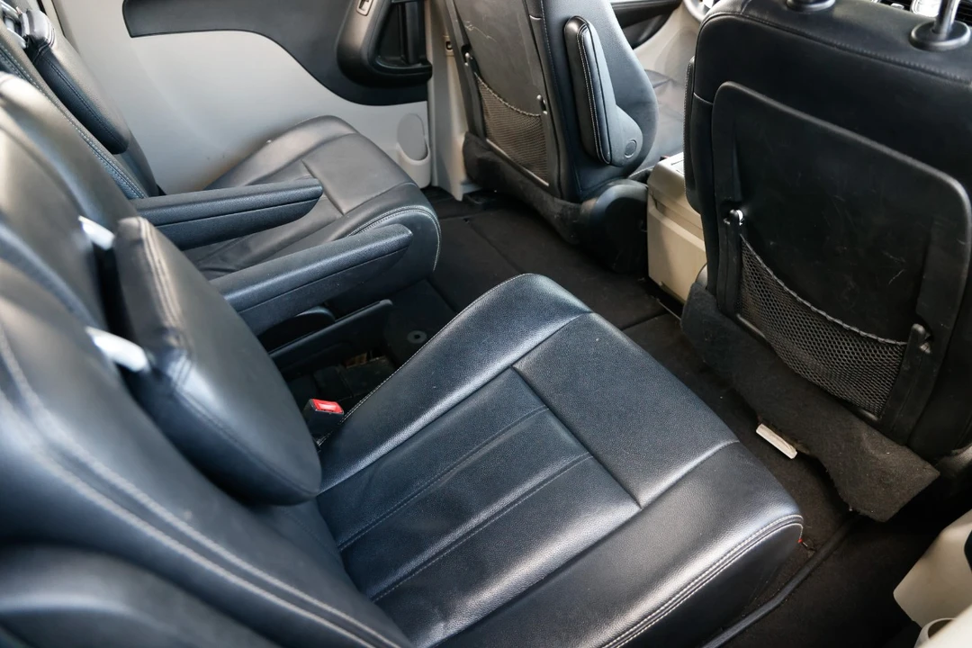 2014 Chrysler Town & Country - Image 12 of 12