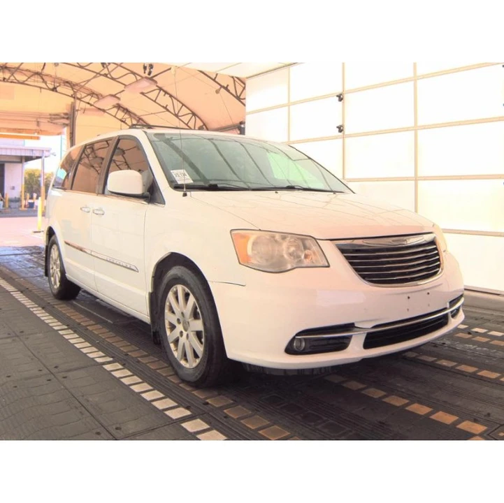 2014 Chrysler Town & Country - Image 4 of 12